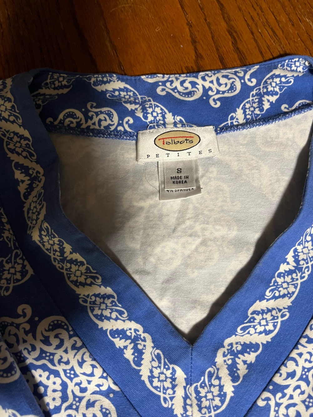 Talbots Blue and White Paisley V‑Neck Short Sleeve Shirt